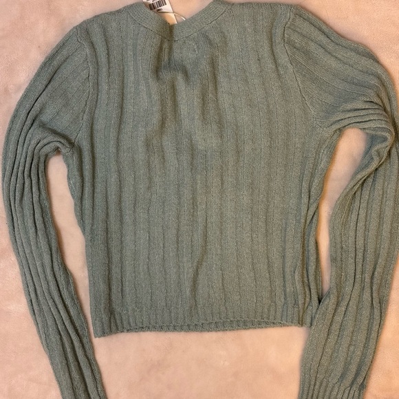 Sweater - Picture 5 of 5
